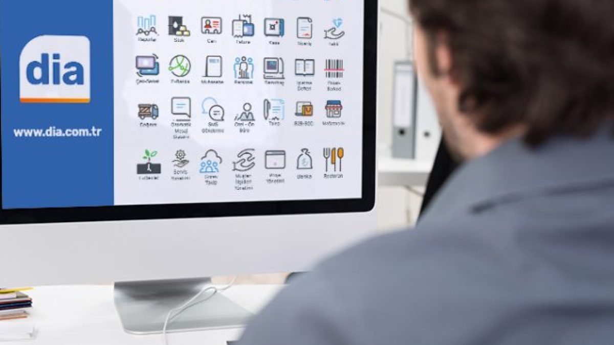 Sakarya’da DİA destek hizmetlerini anlatan görsel; kulaklıkla destek ikonu, ayarlar ve ekran görüntüsü.